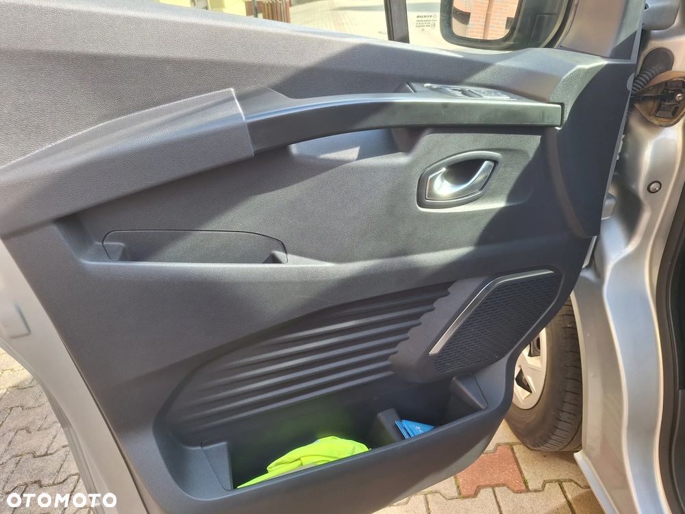 Renault Trafic 2.0 dCi - 22