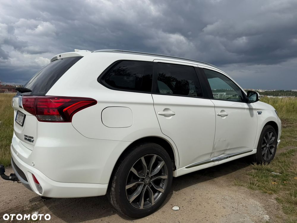 Mitsubishi Outlander Intense + - 9