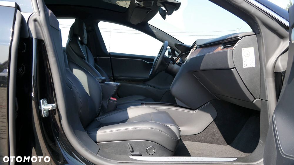 Tesla Model S D - 24