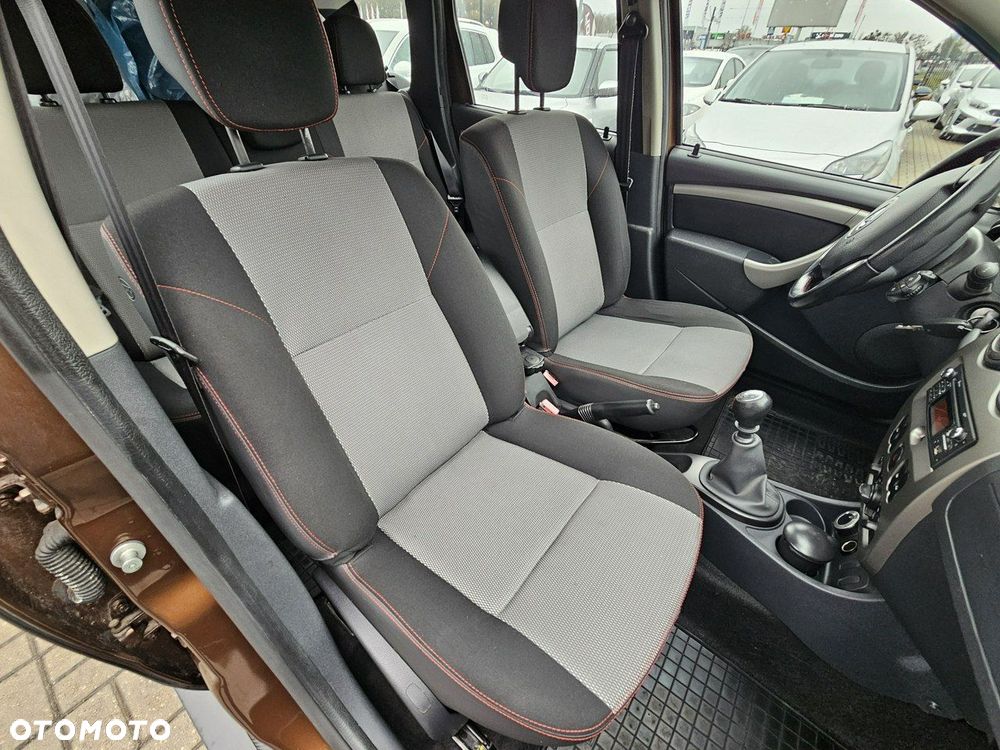 Dacia Duster 1.5 dCi Prestige 4WD - 11