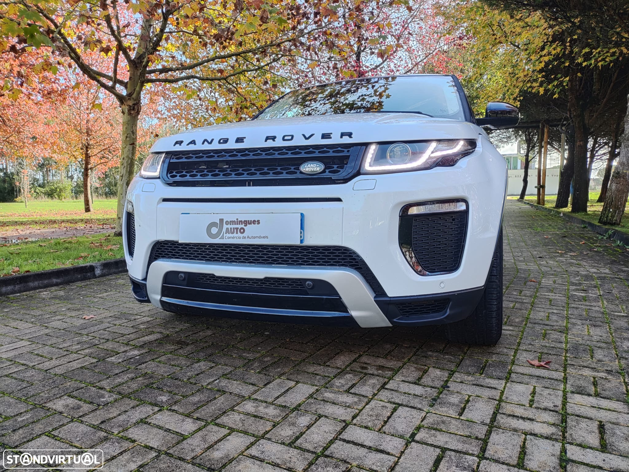 Land Rover Range Rover Evoque 2.0 TD4 SE Dynamic Auto - 4