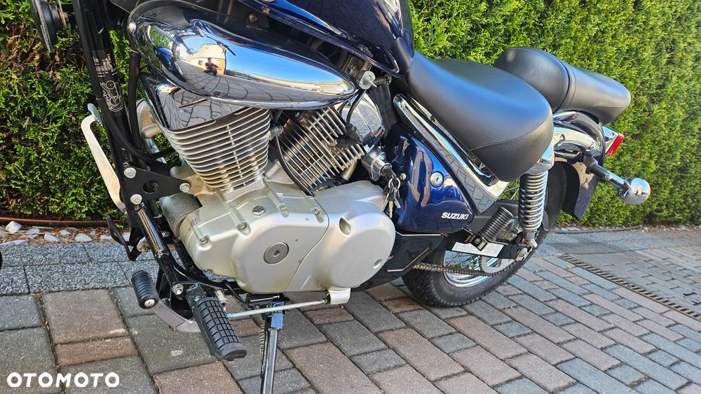 Suzuki Intruder - 10