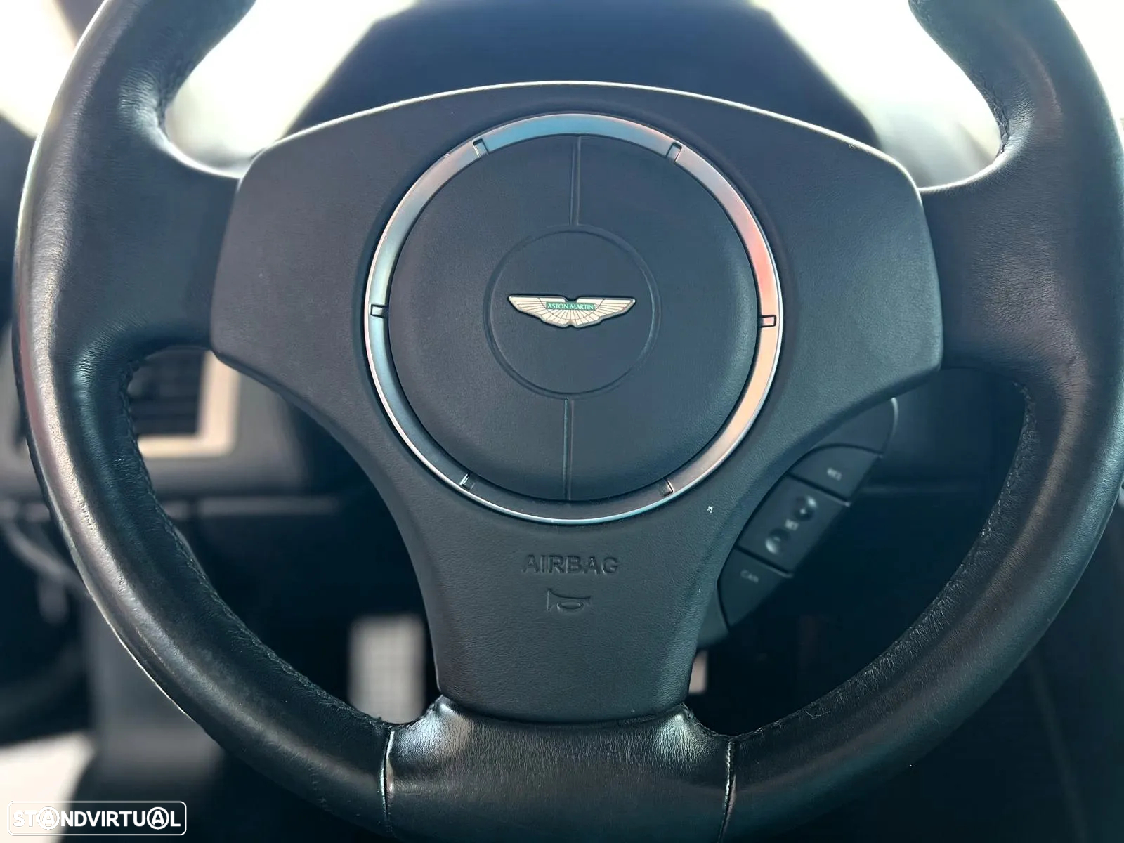 Aston Martin Vantage Coupe V8 - 15