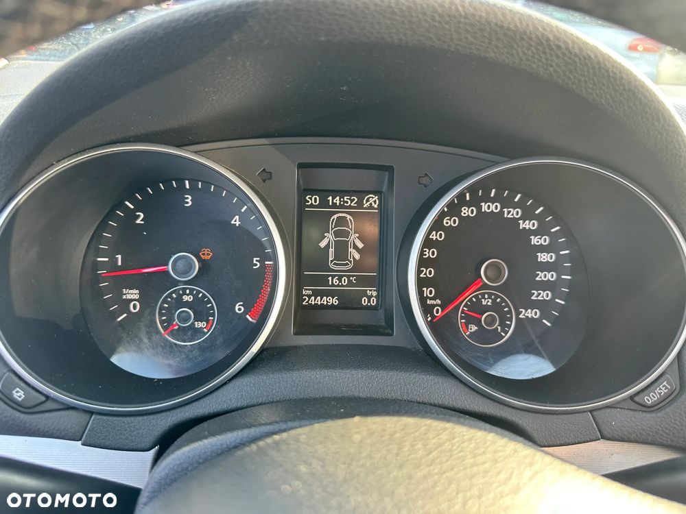 Volkswagen Golf 1.6 TDI DPF BlueMotion - 18