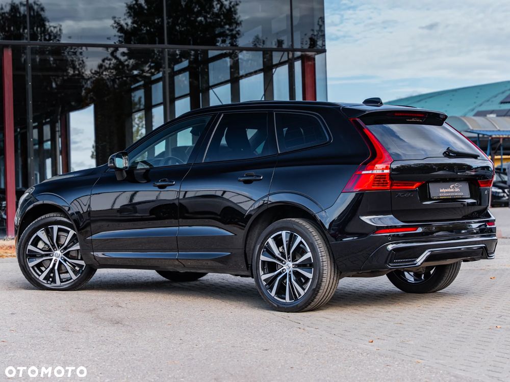 Volvo XC 60 B4 D Plus Dark - 11