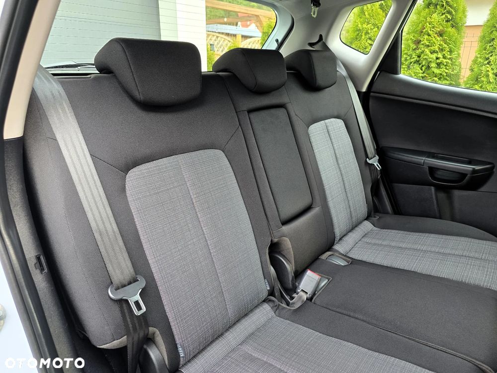 Kia Venga - 26