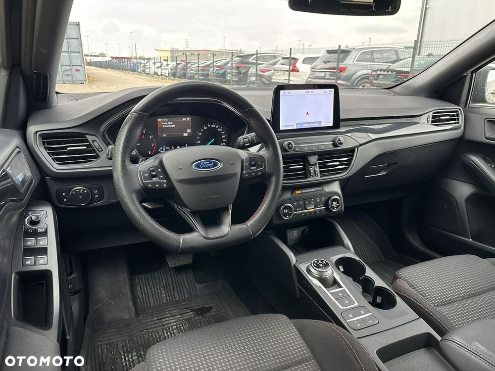 Ford Focus 1.5 EcoBoost ST-Line - 12