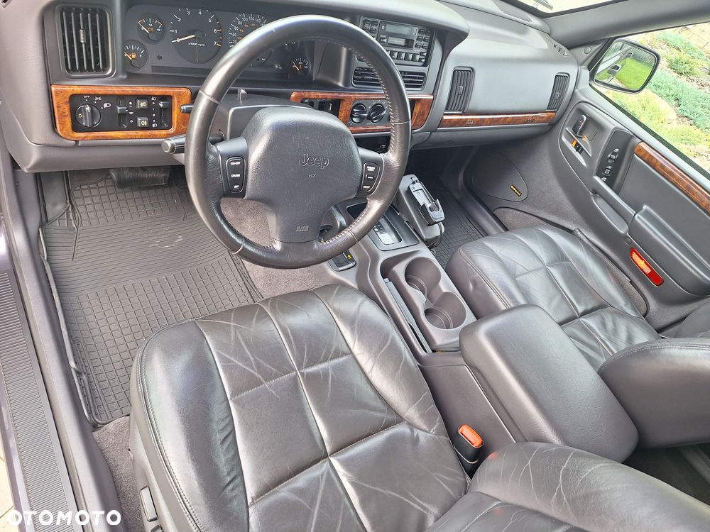 Jeep Grand Cherokee - 15