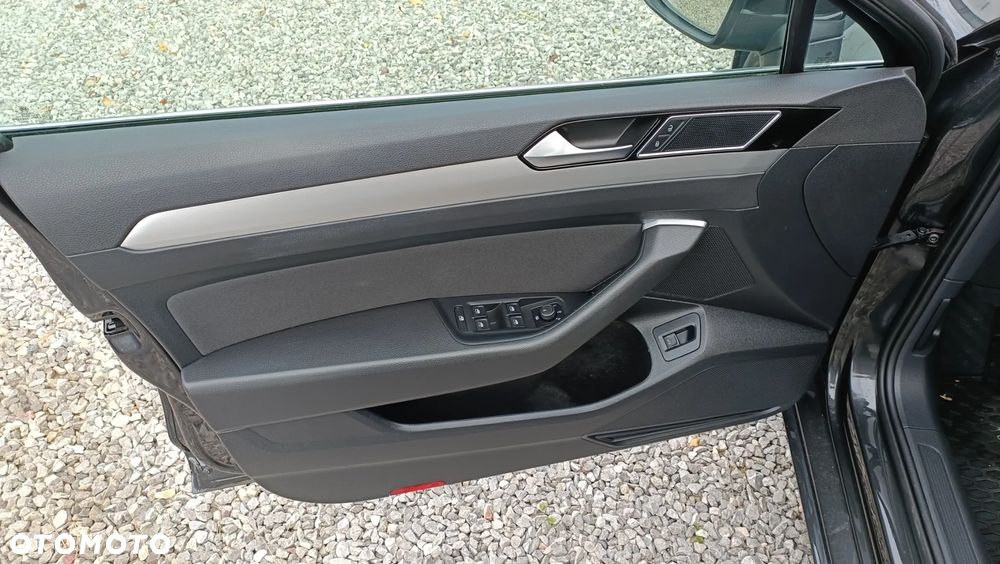 Volkswagen Passat 2.0 TDI DSG (BlueMotion Technology) Comfortline - 14