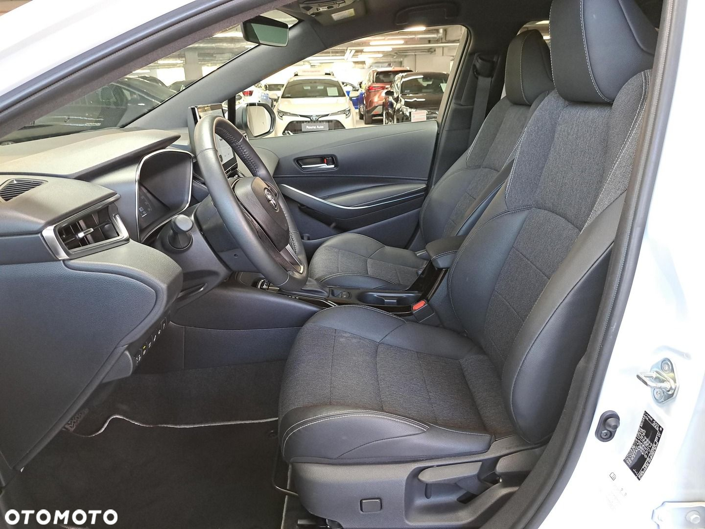Toyota Corolla 1.8 Hybrid Style - 10