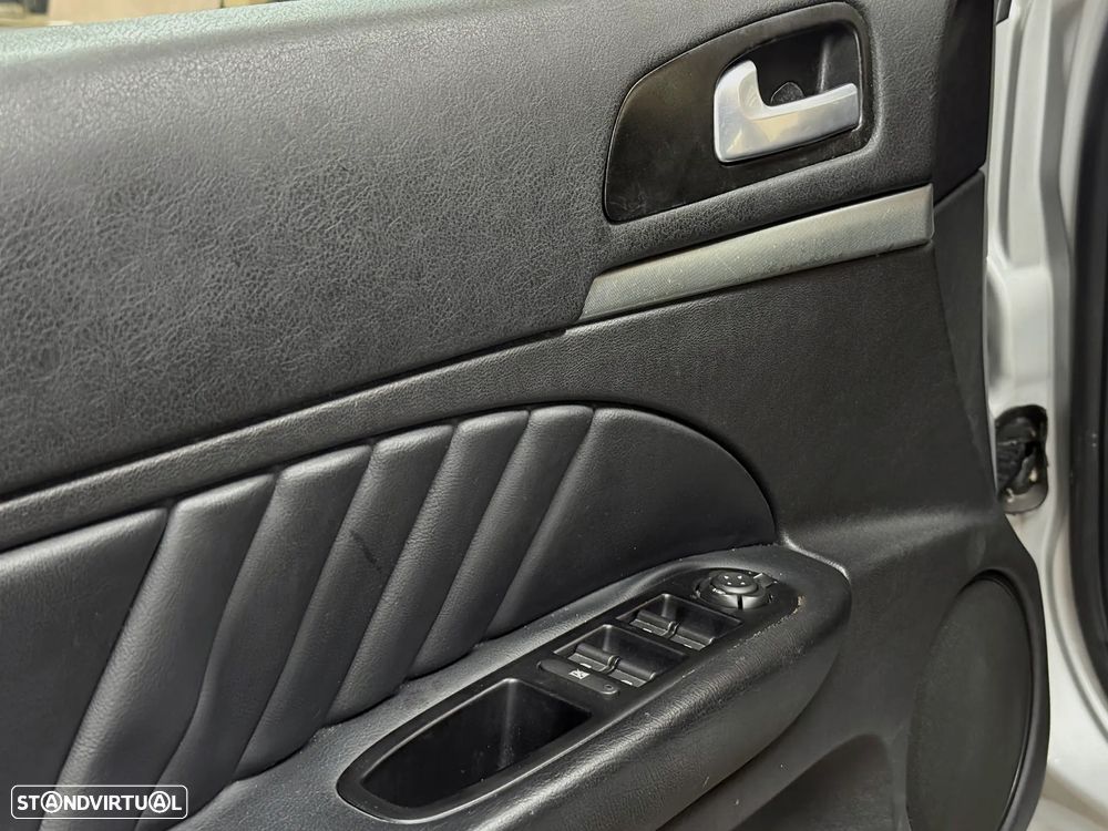 Alfa Romeo 159 2.0 JTDm Distinctive - 8