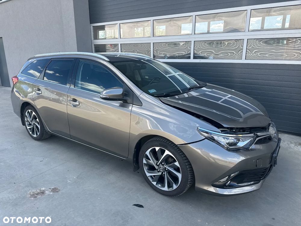 Toyota Auris 1.6 Prestige - 4