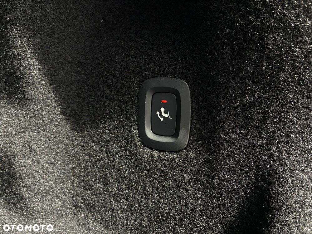 Volvo XC 60 B4 B Momentum - 37