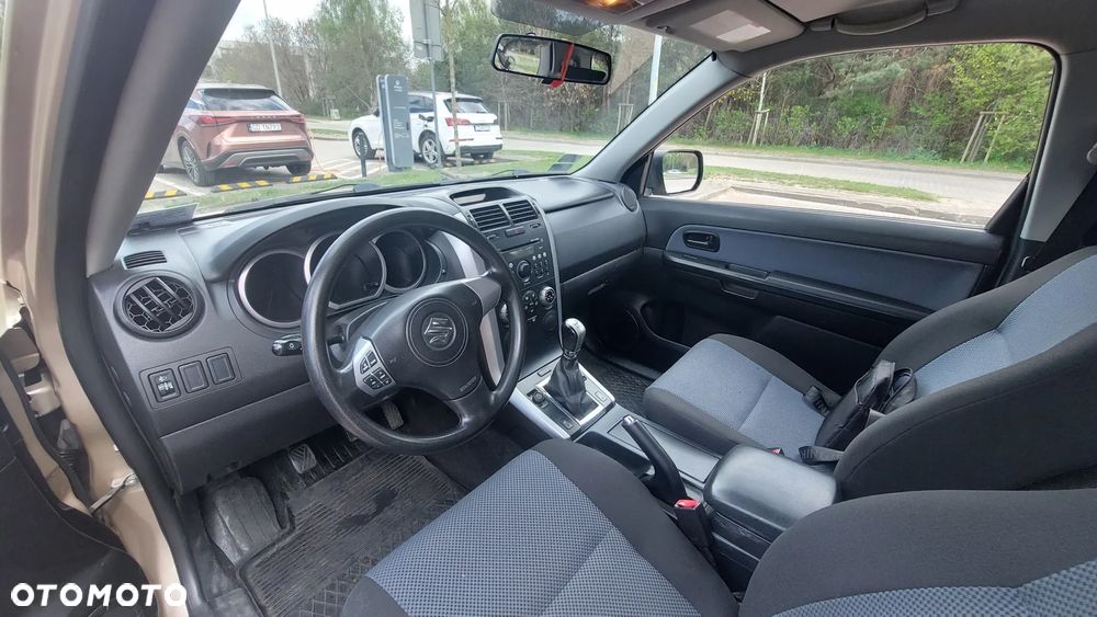 Suzuki Grand Vitara 1.6 - 24