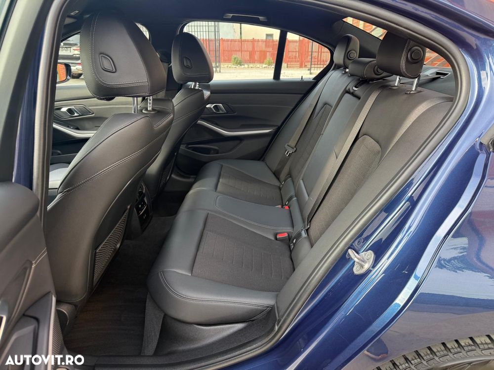 BMW Seria 3 320d Aut. M Sport - 11