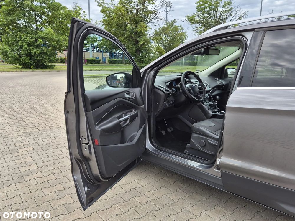 Ford Kuga 2.0 TDCi 4x4 Titanium - 23