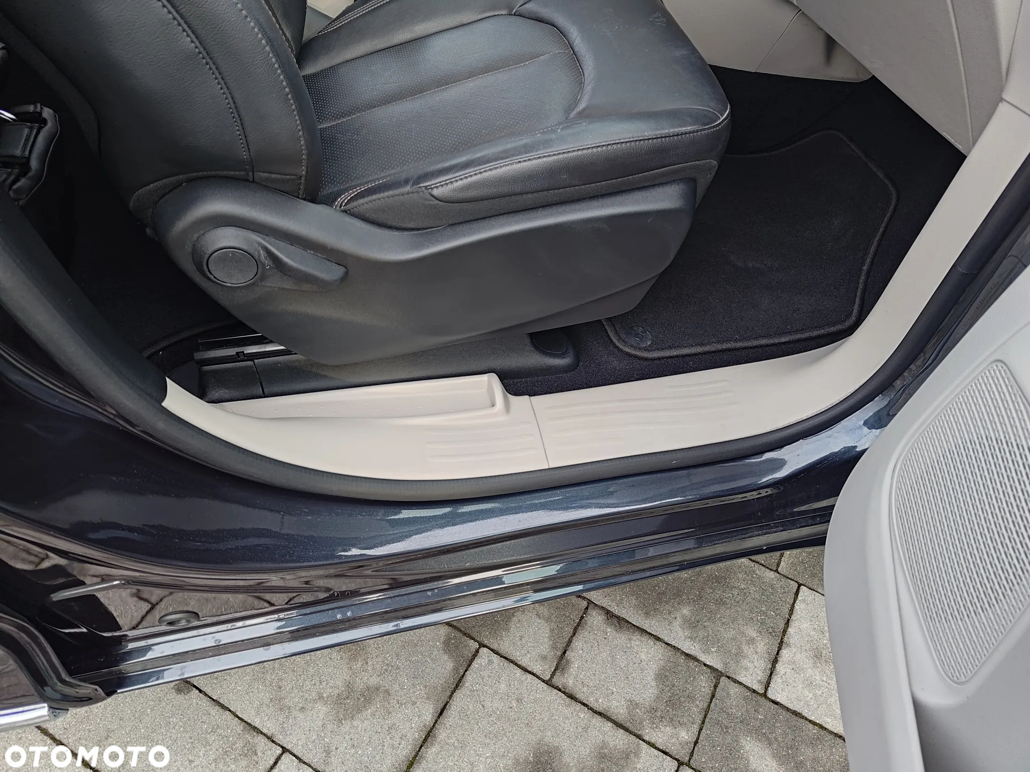 Chrysler Pacifica - 33