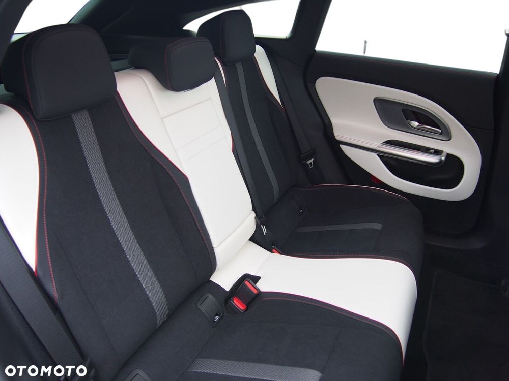 Mercedes-Benz CLA - 9