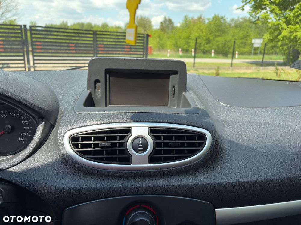 Renault Clio - 18