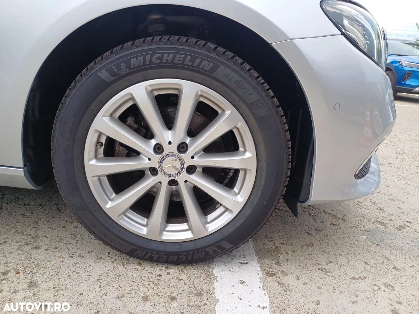 Mercedes-Benz E 200 9G-TRONIC Exclusive - 25