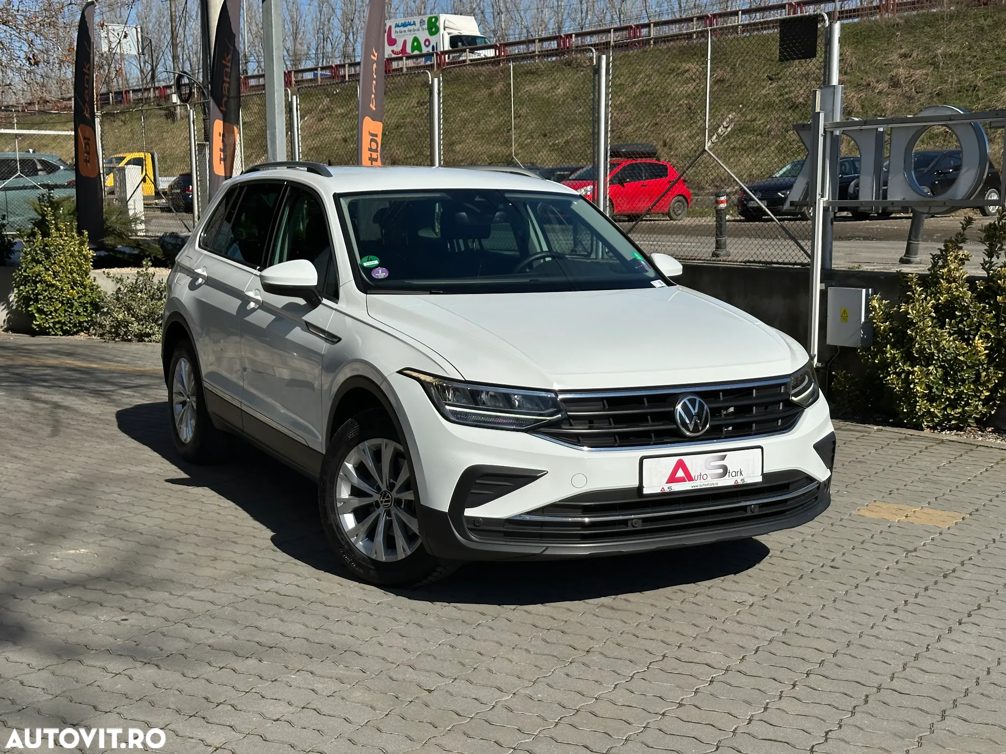 Volkswagen Tiguan 1.5 eTSI OPF DSG Life - 3