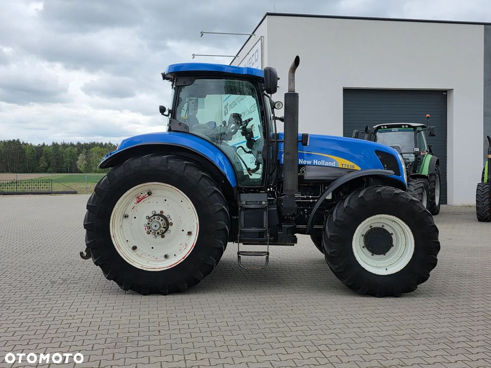 New Holland T7030 PC 2011R - 23