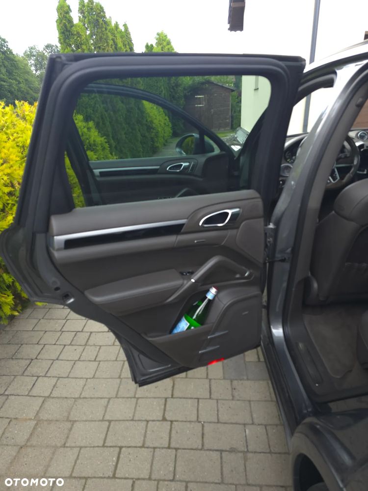 Porsche Cayenne Standard - 14