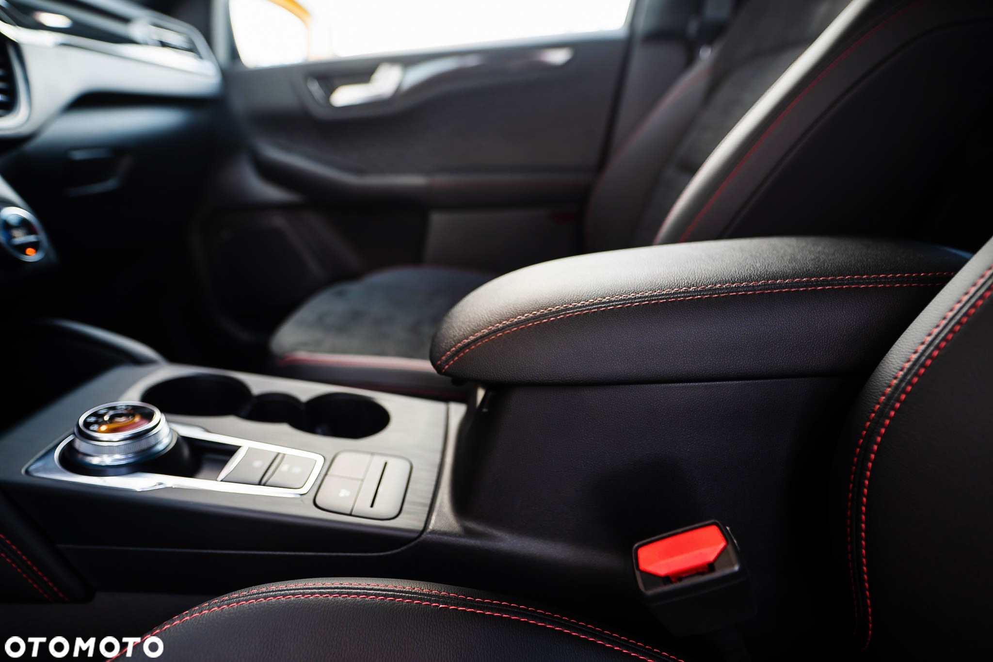Ford Kuga 2.5 FHEV AWD ST-Line - 35