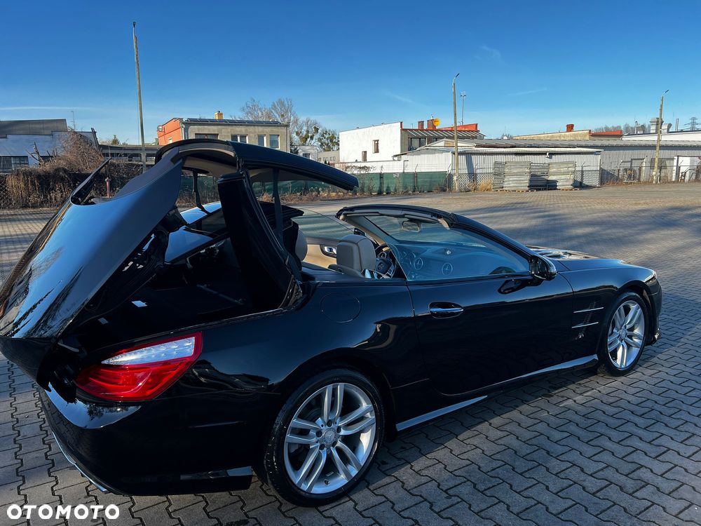 Mercedes-Benz SL - 24