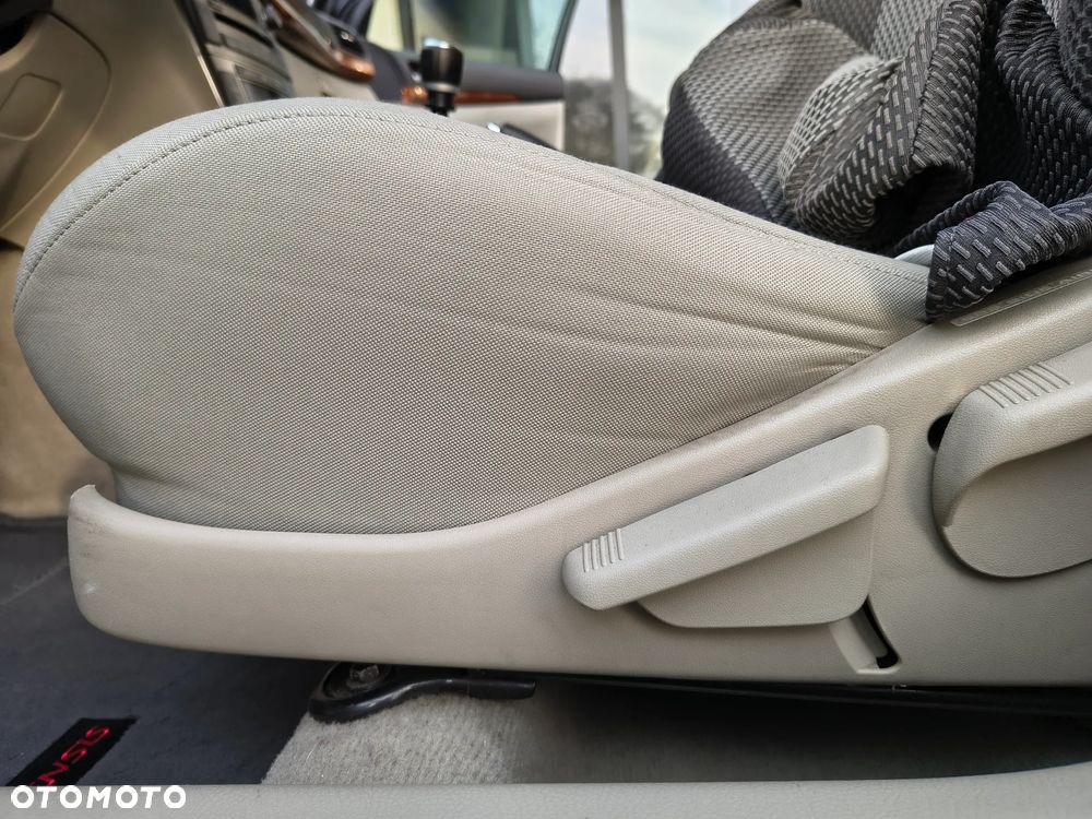 Toyota Avensis 2.0 D-4D Sol - 18