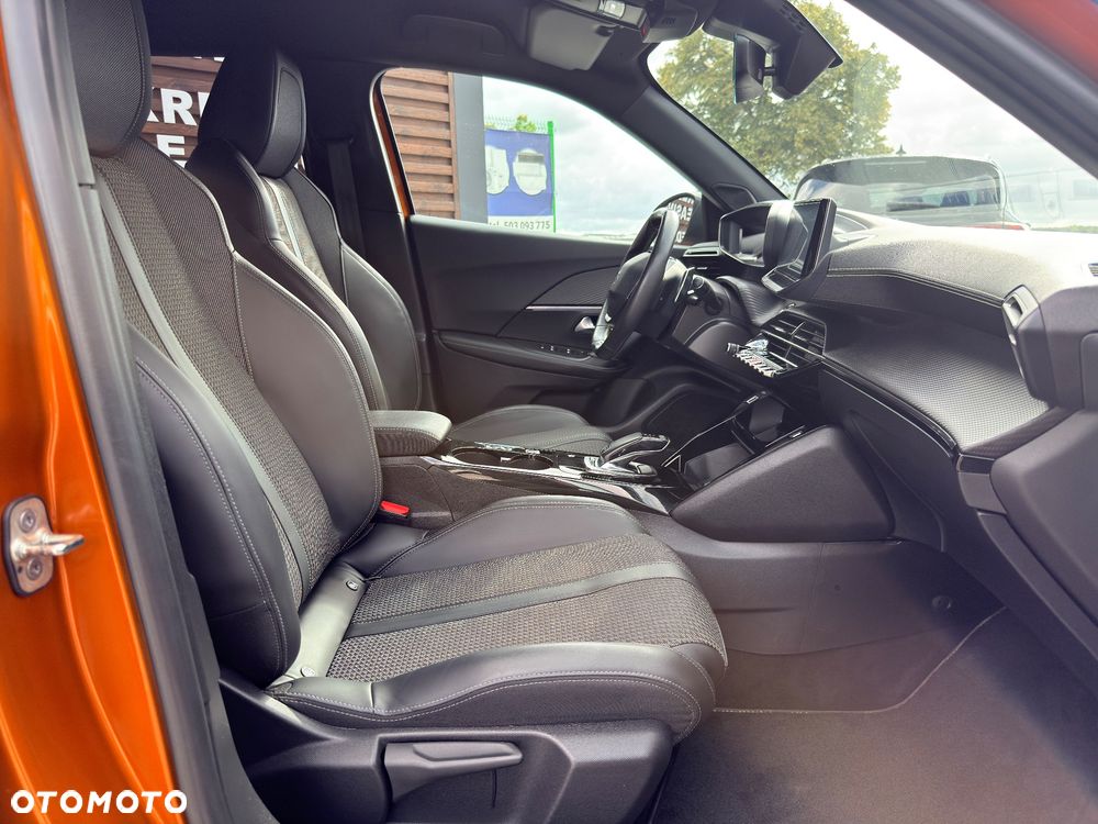 Peugeot 2008 BlueHDi 130 EAT8 GT - 20