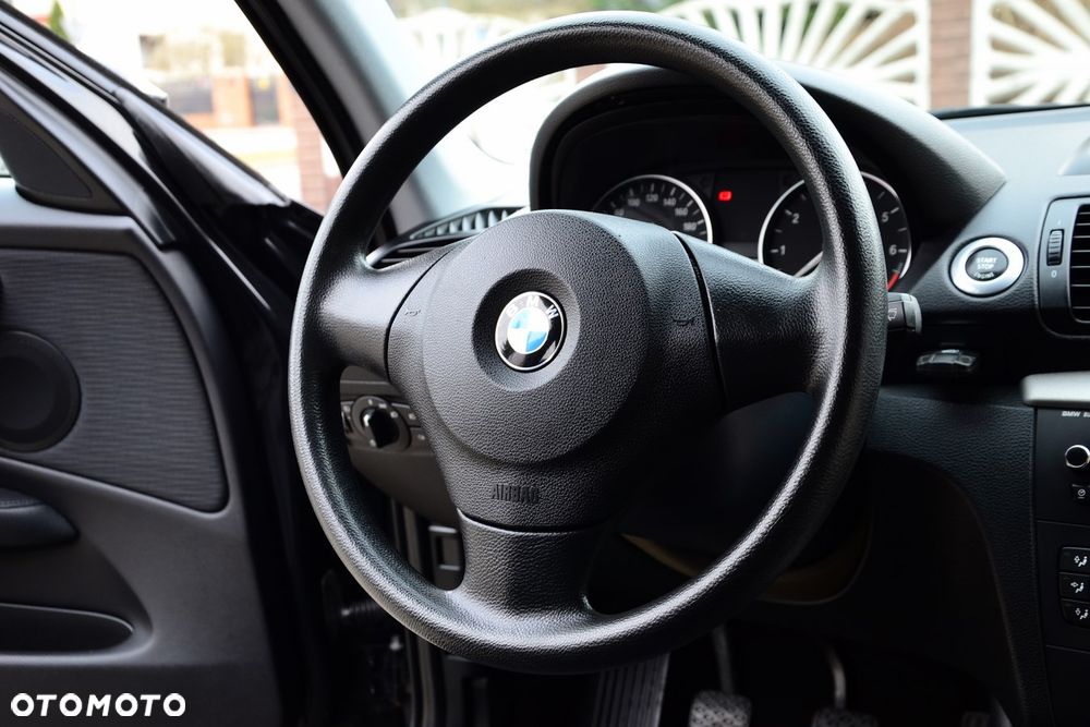 BMW Seria 1 - 24