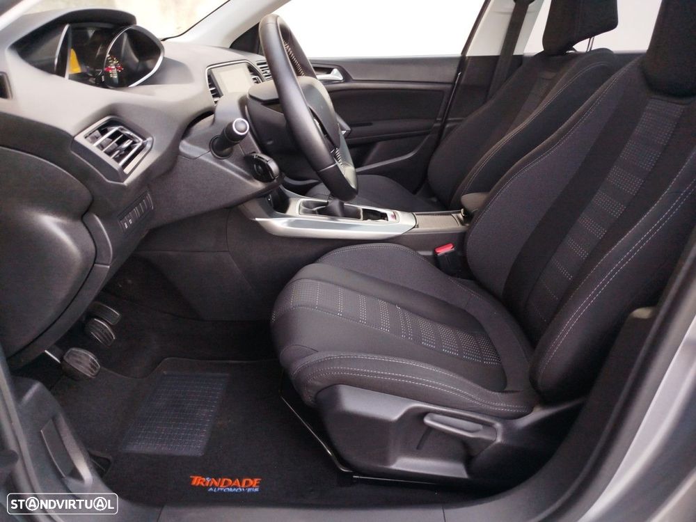 Peugeot 308 SW 1.2 PureTech Allure J17 - 23