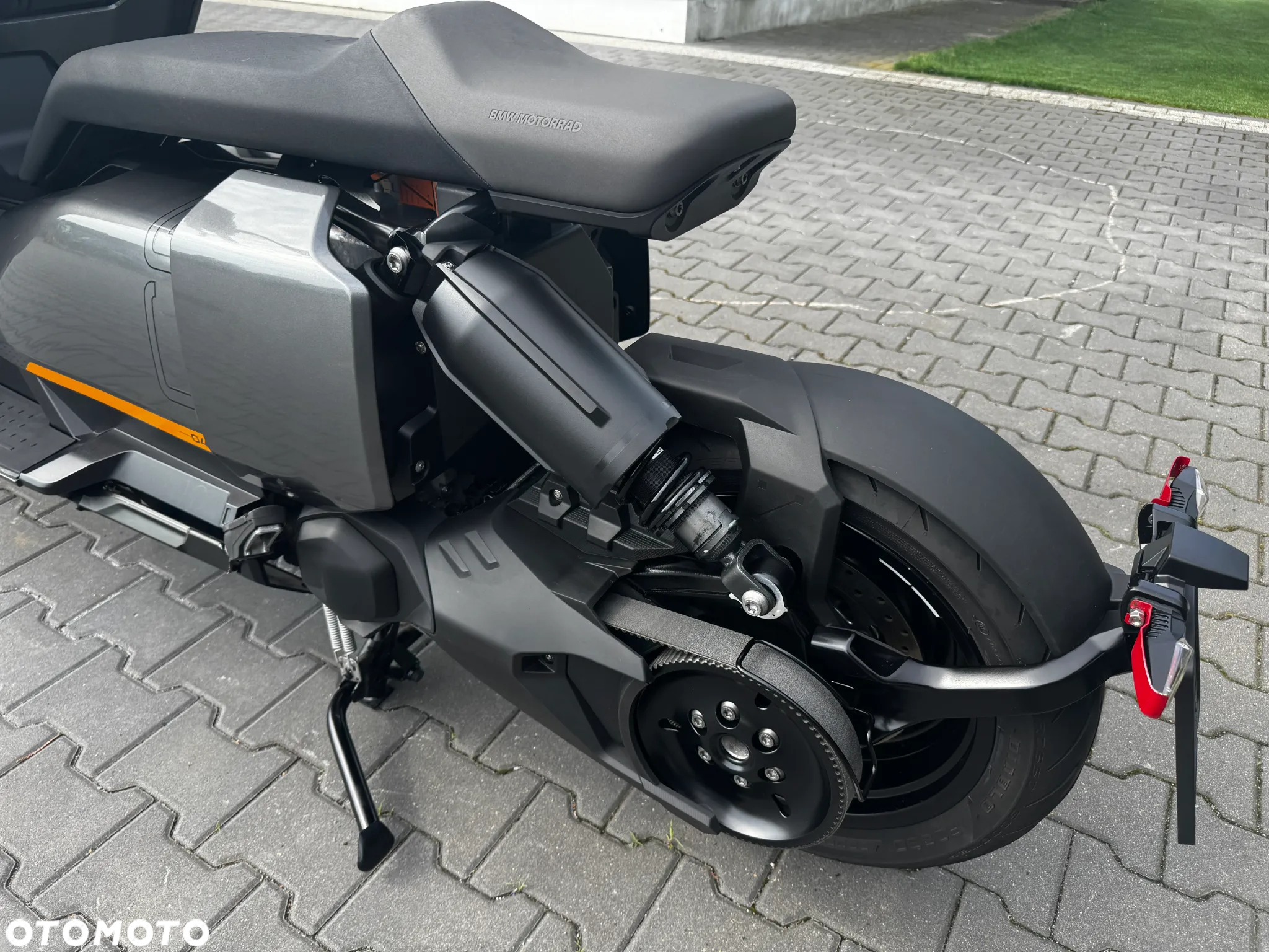 BMW CE 04 - 17