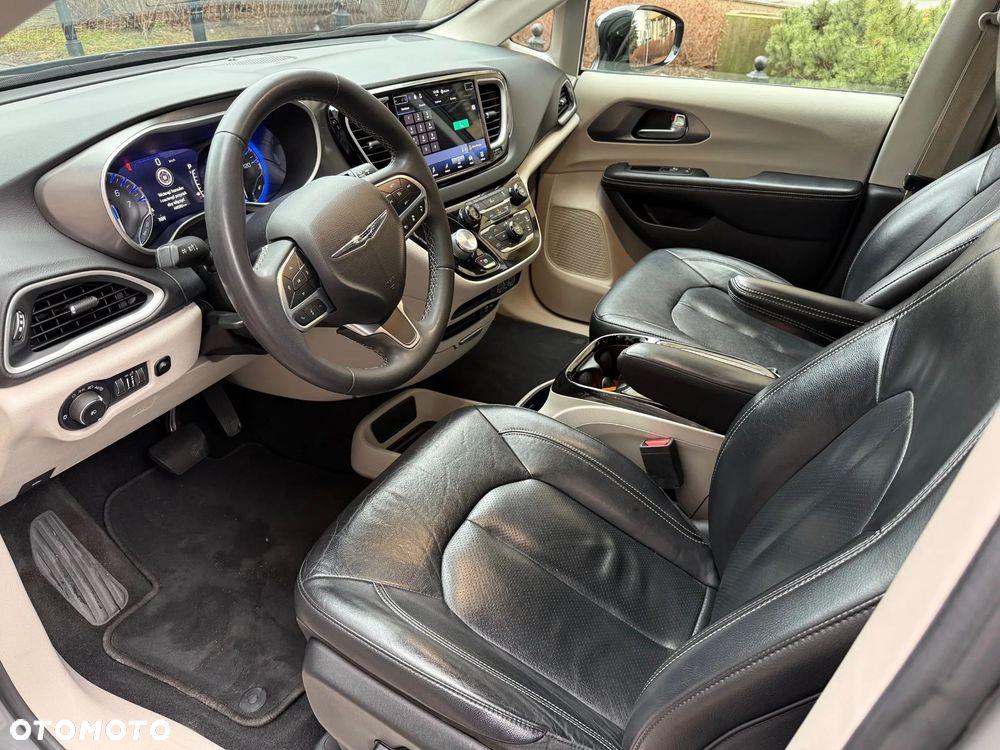 Chrysler Pacifica - 6