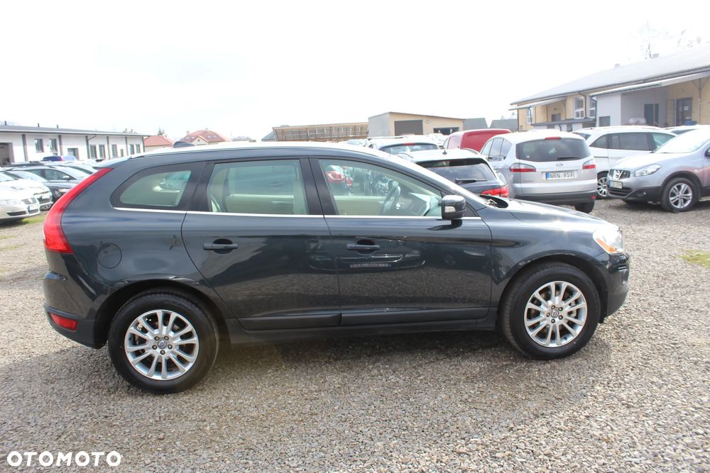 Volvo XC 60 2.4D AWD Summum - 11