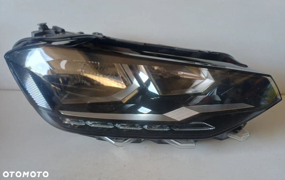 lampa prawy przod VW SPORTSVAN LIFT 2017 EUROPA - 1