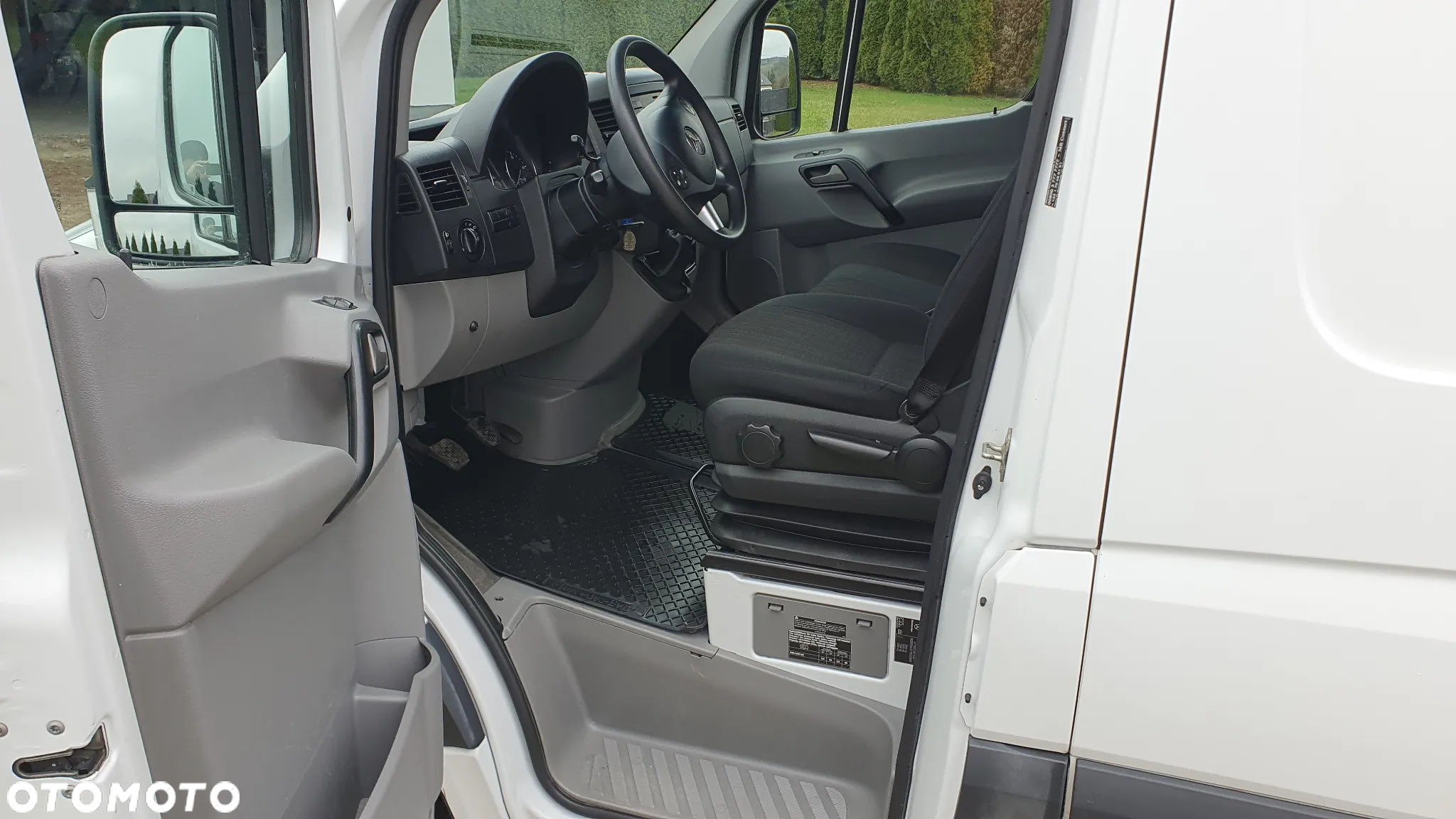 Mercedes-Benz Sprinter - 12
