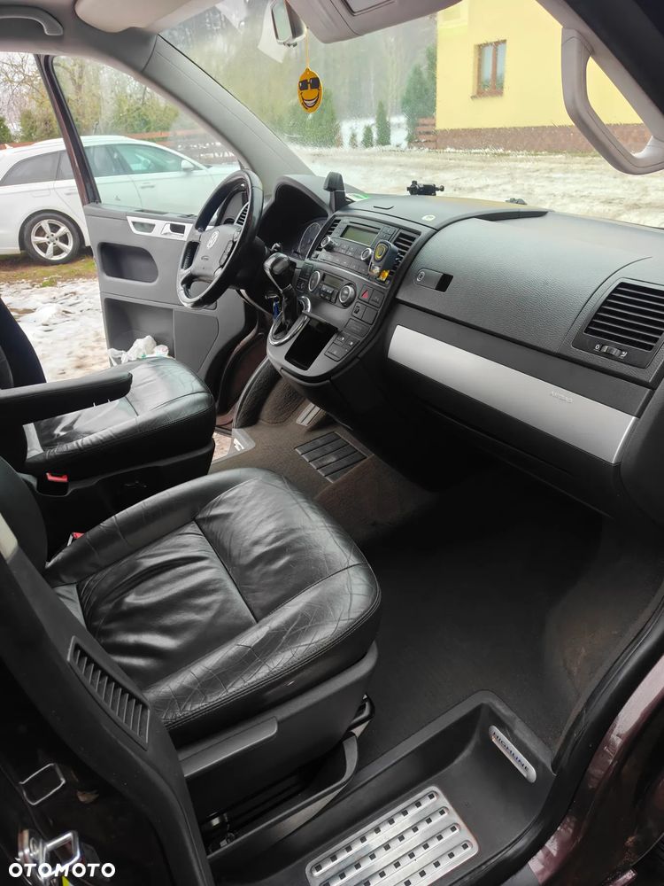 Volkswagen Multivan - 10