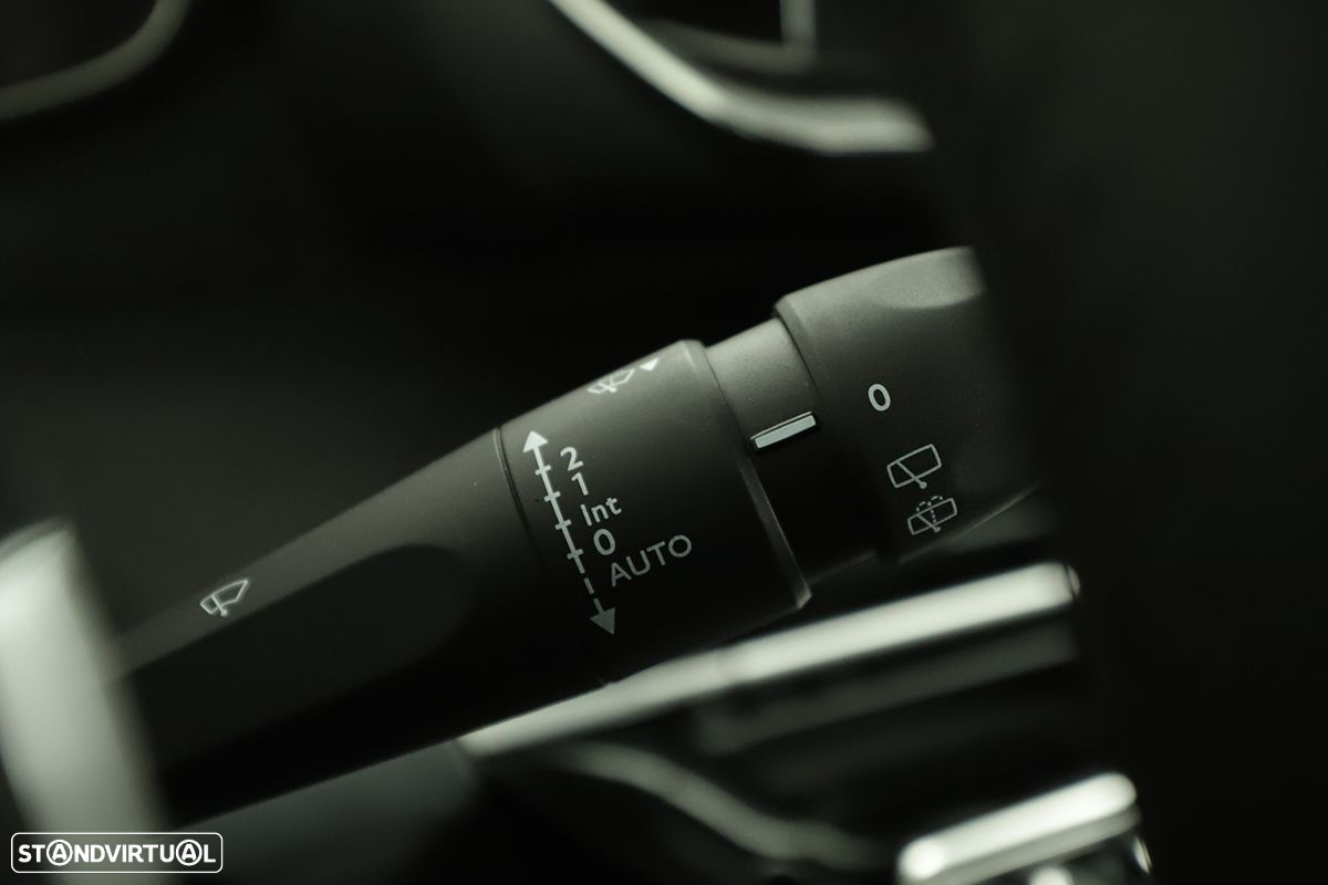 Peugeot 208 1.2 PureTech Allure - 18