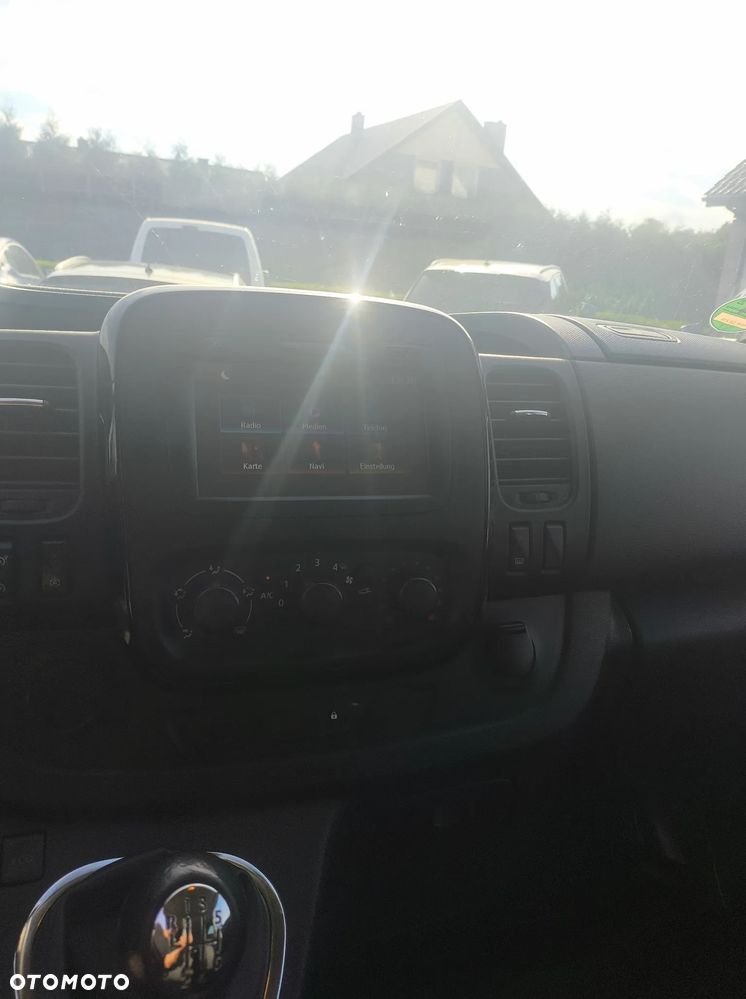 Opel Vivaro - 11
