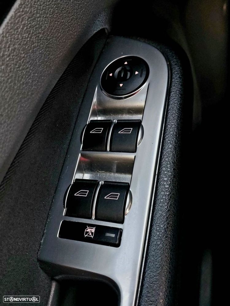 Ford Focus SW 2.0 TDCi Titanium PowerShift - 17