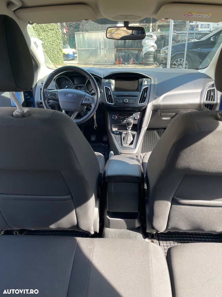 Ford Focus - 11
