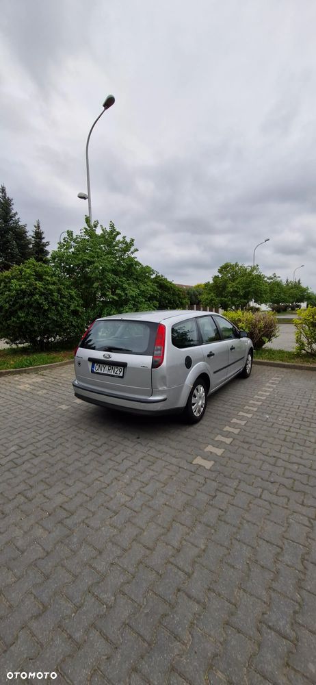 Ford Focus 1.6 TDCi DPF Ambiente - 3