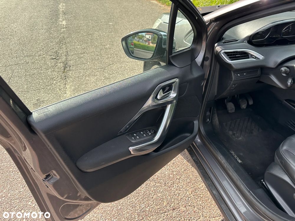 Peugeot 2008 1.2 Pure Tech Active S&S - 13