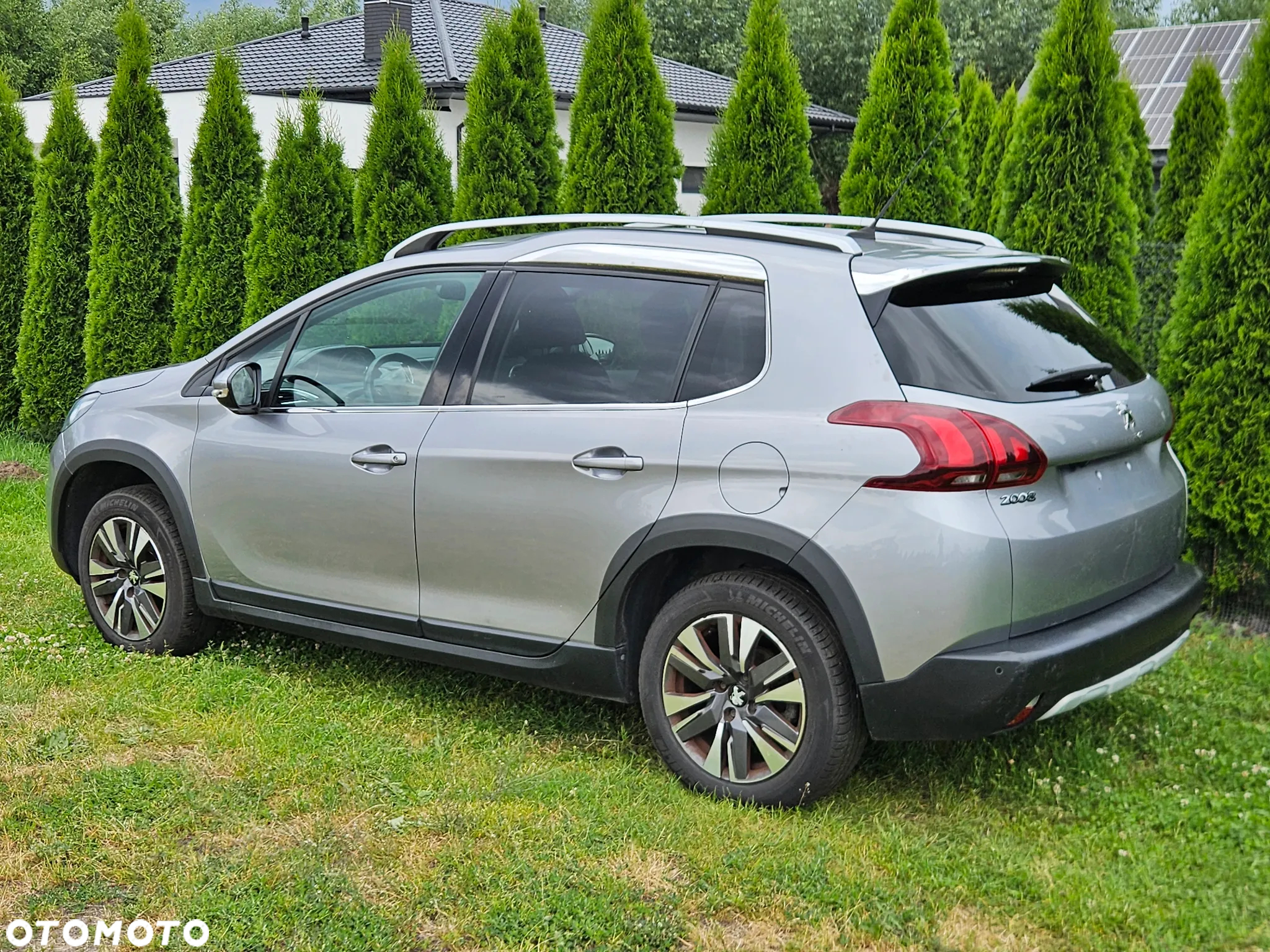 Peugeot 2008 1.2 PureTech Allure S&S - 8