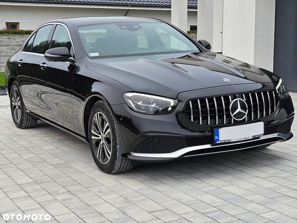 Mercedes-Benz Klasa E 220 d 4-Matic 9G-TRONIC - 38