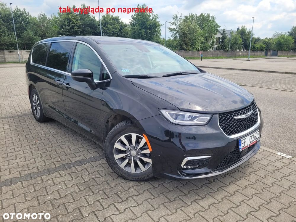 Chrysler Pacifica - 35