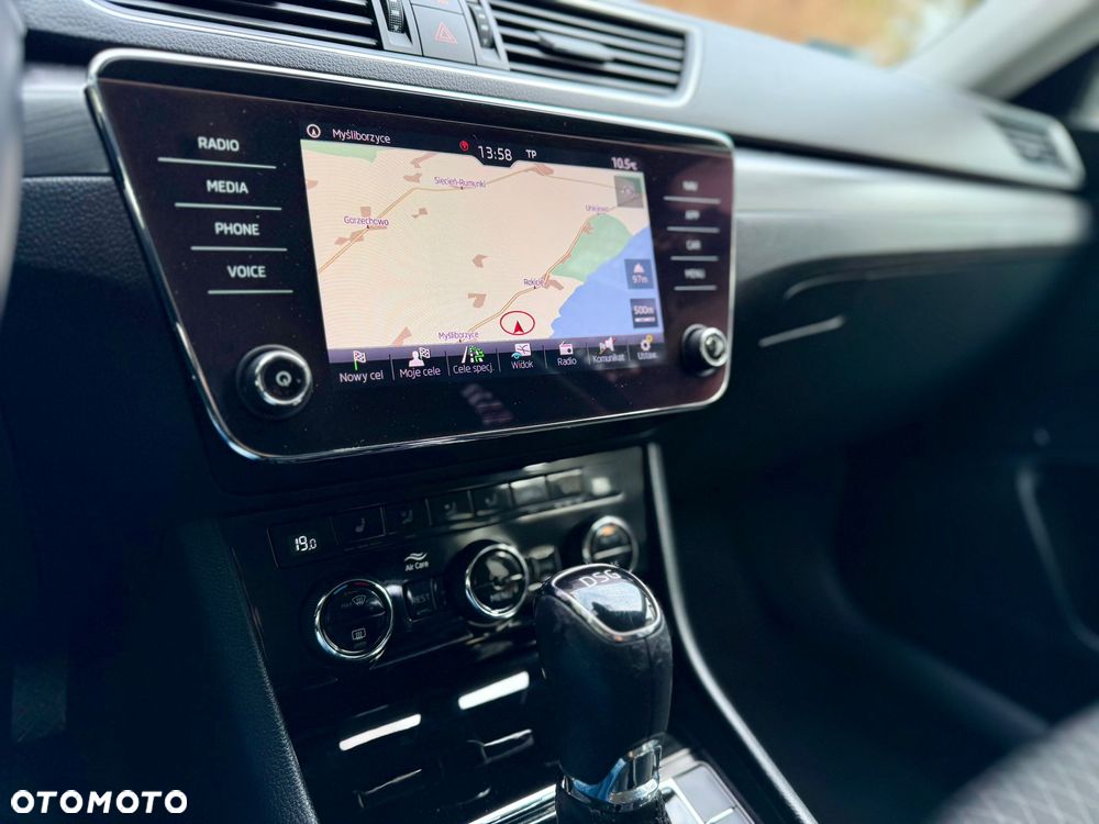 Skoda Superb 2.0 TDI Style DSG - 32