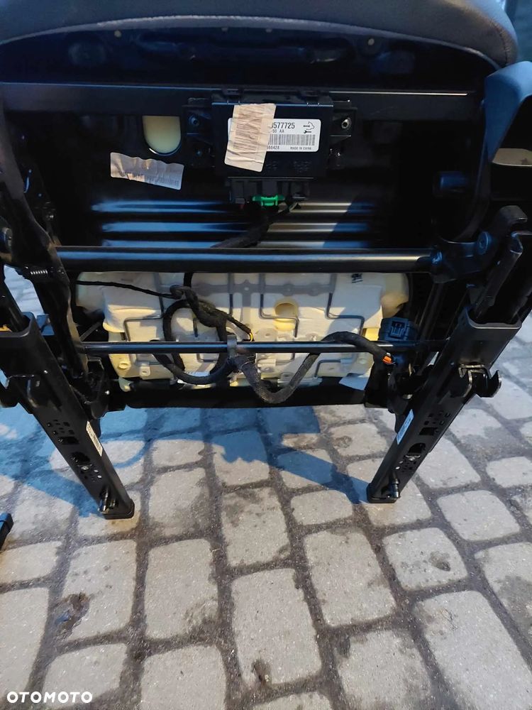 FOTEL PRAWY PRZÓD TYLNA KANAPA Opel ASTRA IV GTC OPC - 7